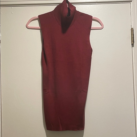Loro Piana Burgundy Silk Ribbed Sleeveless Turtleneck or Knitwear Top